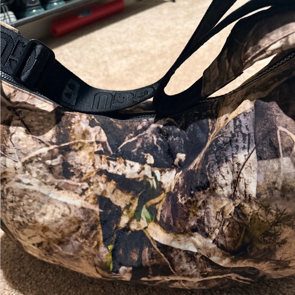 BAGGU Large Nylon Crescent Bag - Photo Forest - Picture 6 of 7